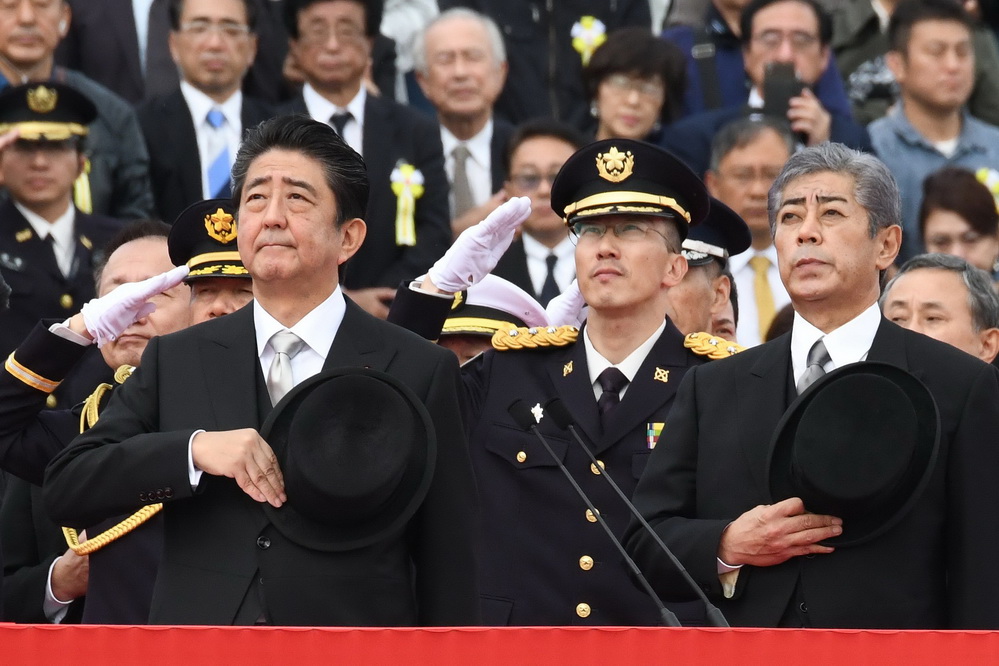 日本前首相参加阅兵日本前首相参加阅兵，历史与现代的交汇